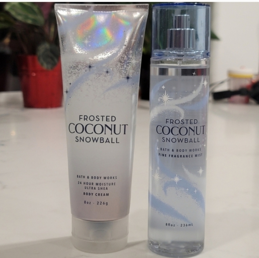 BATH AND BODY WORKS Frosted Coconut Snowball Bundle